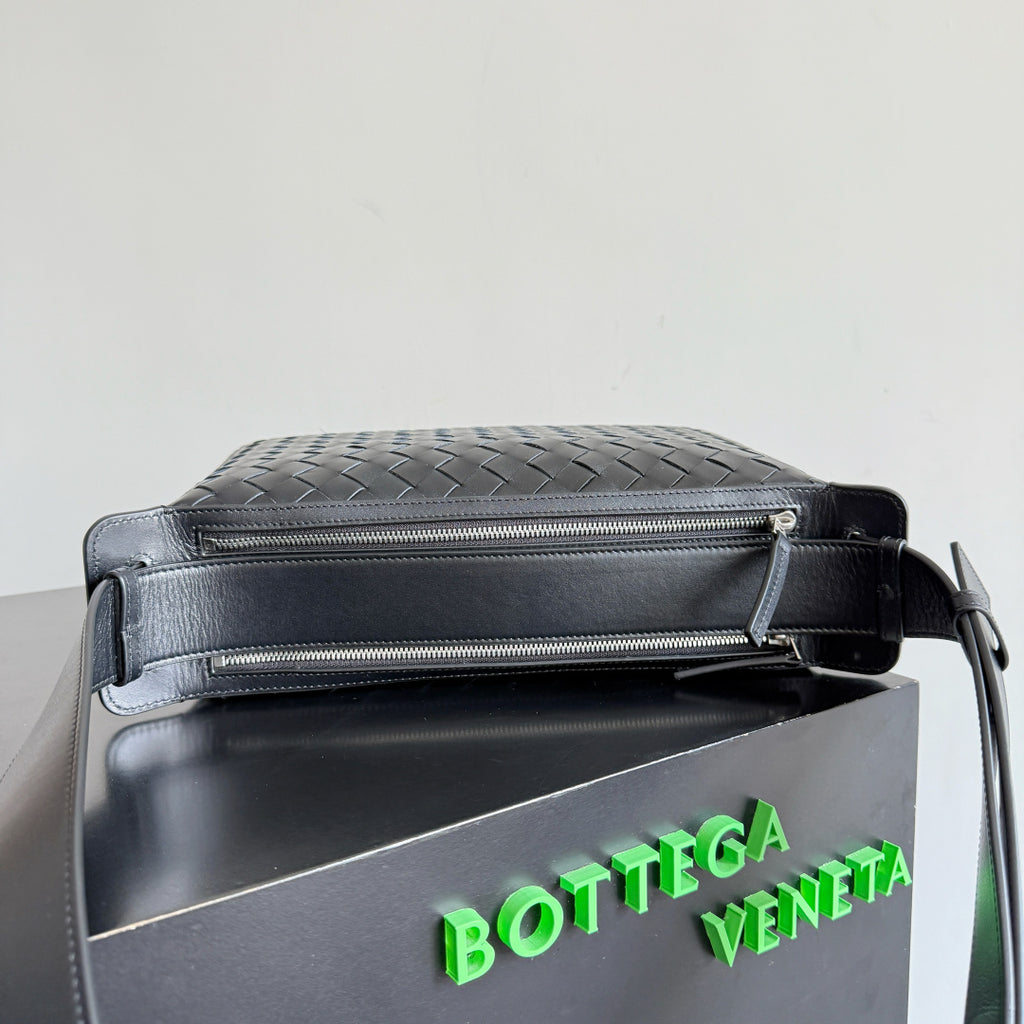 Bottega Veneta 836016 Black Clutch Bag - detail image 4