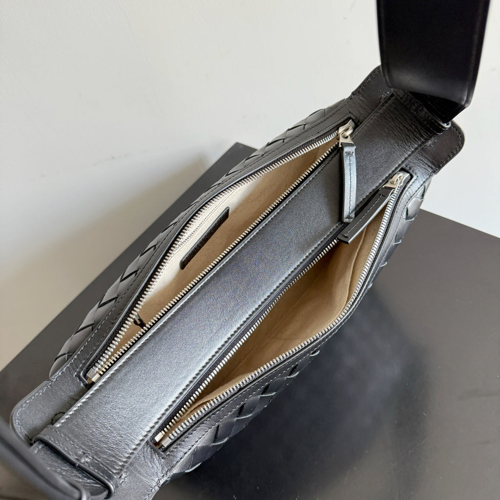Bottega Veneta 836016 Black Clutch Bag - detail image 8