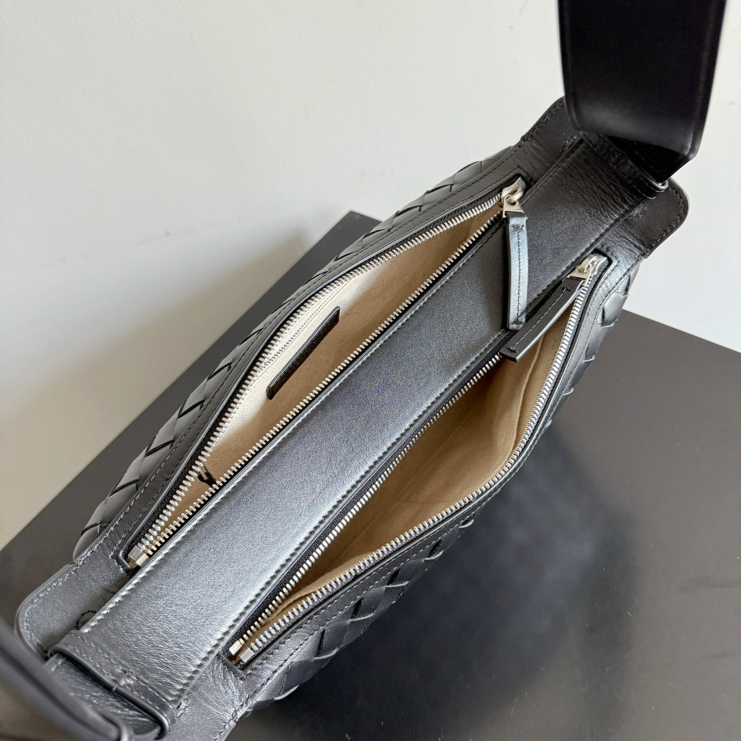 Bottega Veneta 836016 Black Clutch Bag - detail image 8