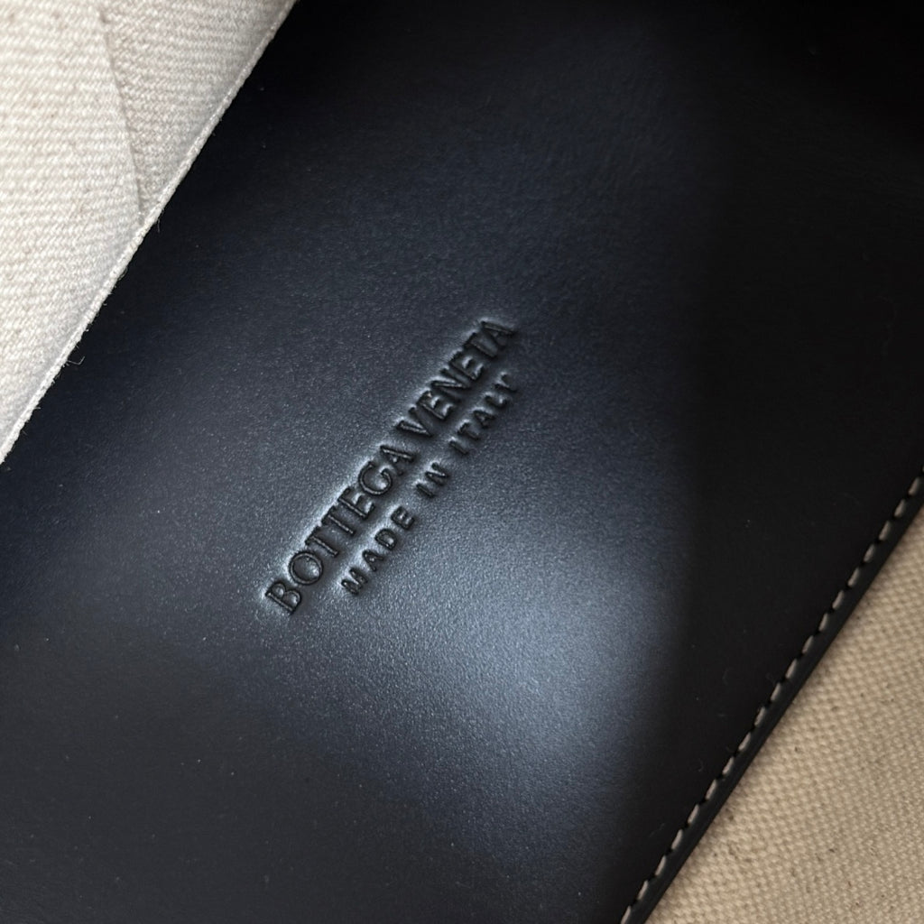 Bottega Veneta 791594 Black Designer Handbag - detail image 9