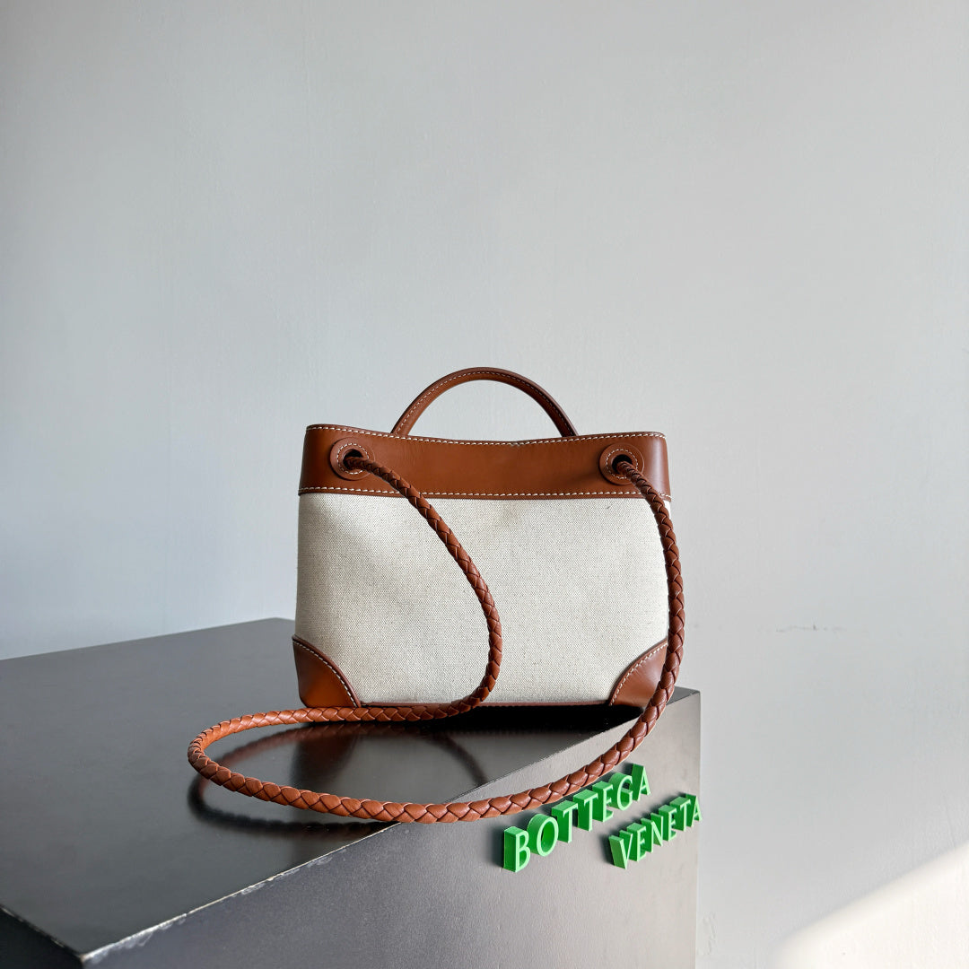 Bottega Veneta 791594 Brown Designer Handbag - detail image 3