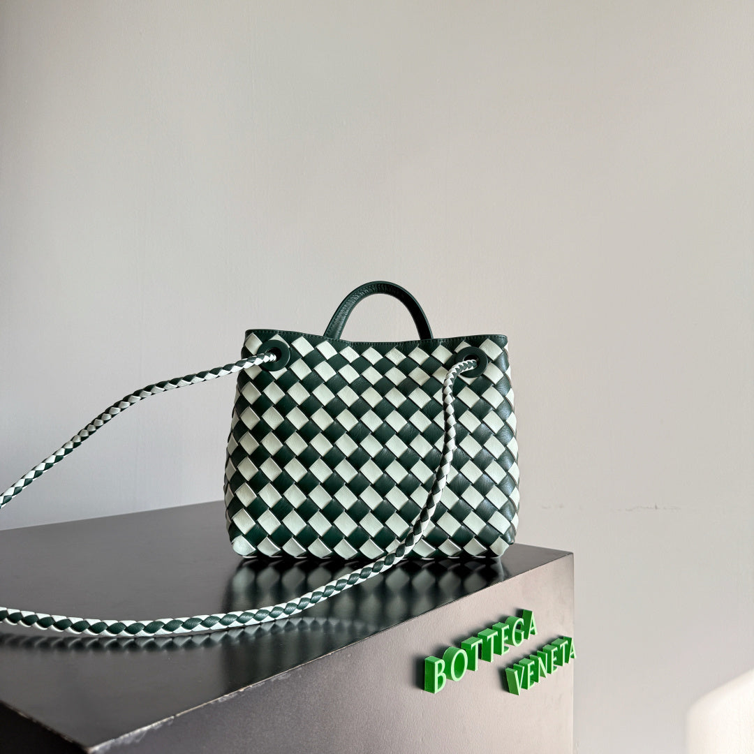 Bottega Veneta 779152 Black Designer Handbag - detail image 3