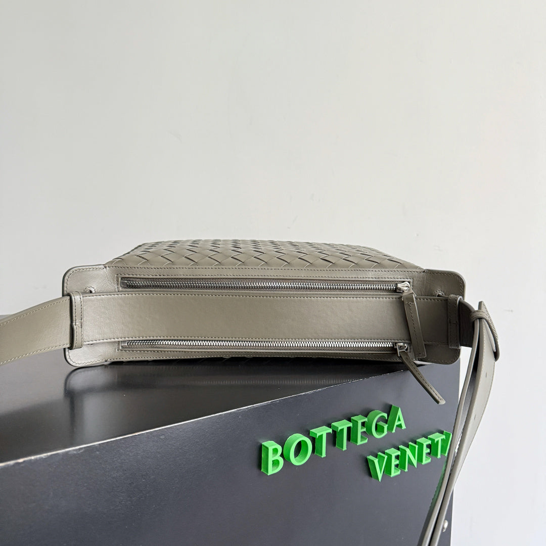 Bottega Veneta 836016 Gray Clutch Bag - detail image 4