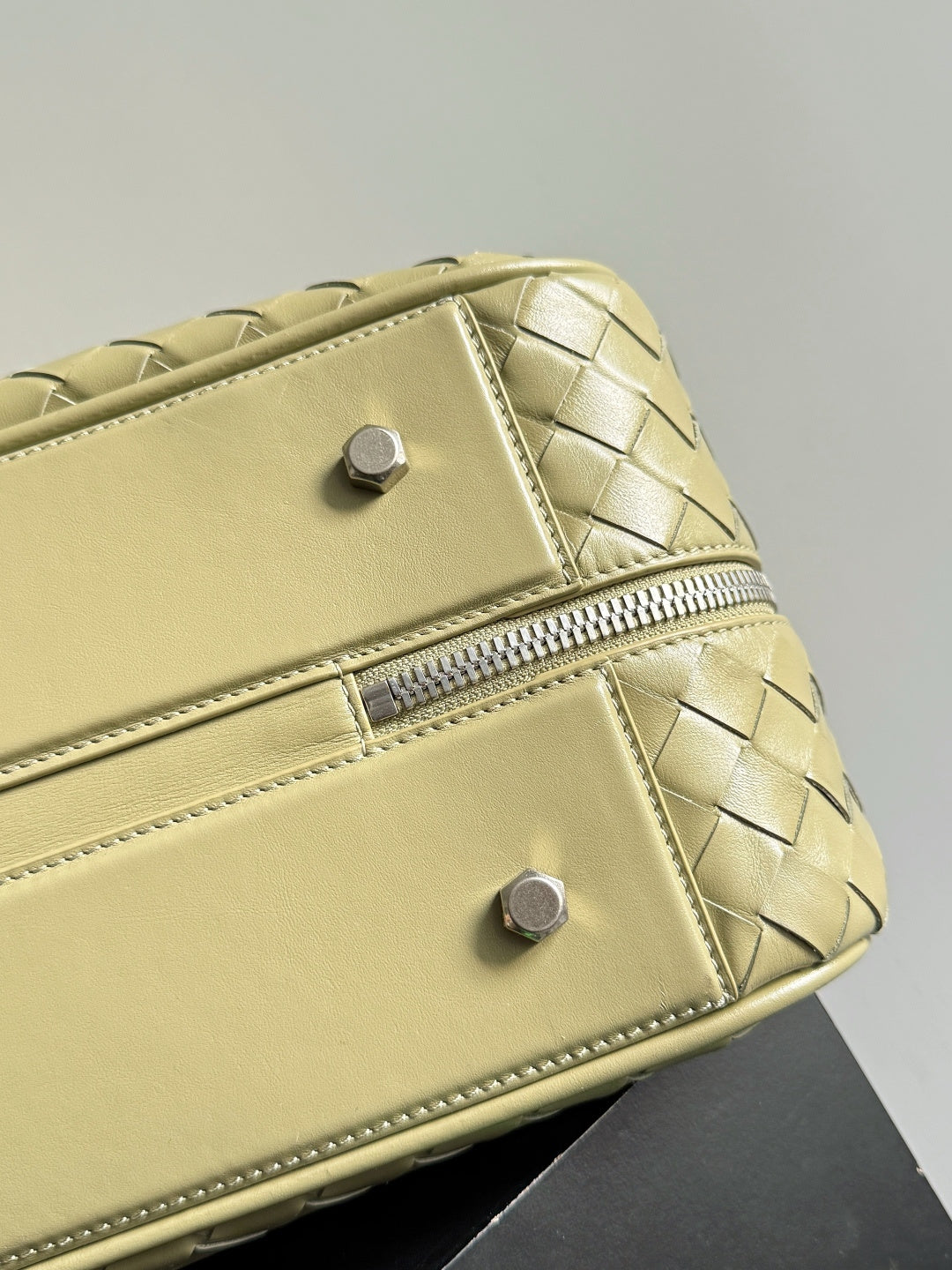 Bottega Veneta 765620 Olive Green Designer Handbag - detail image 6