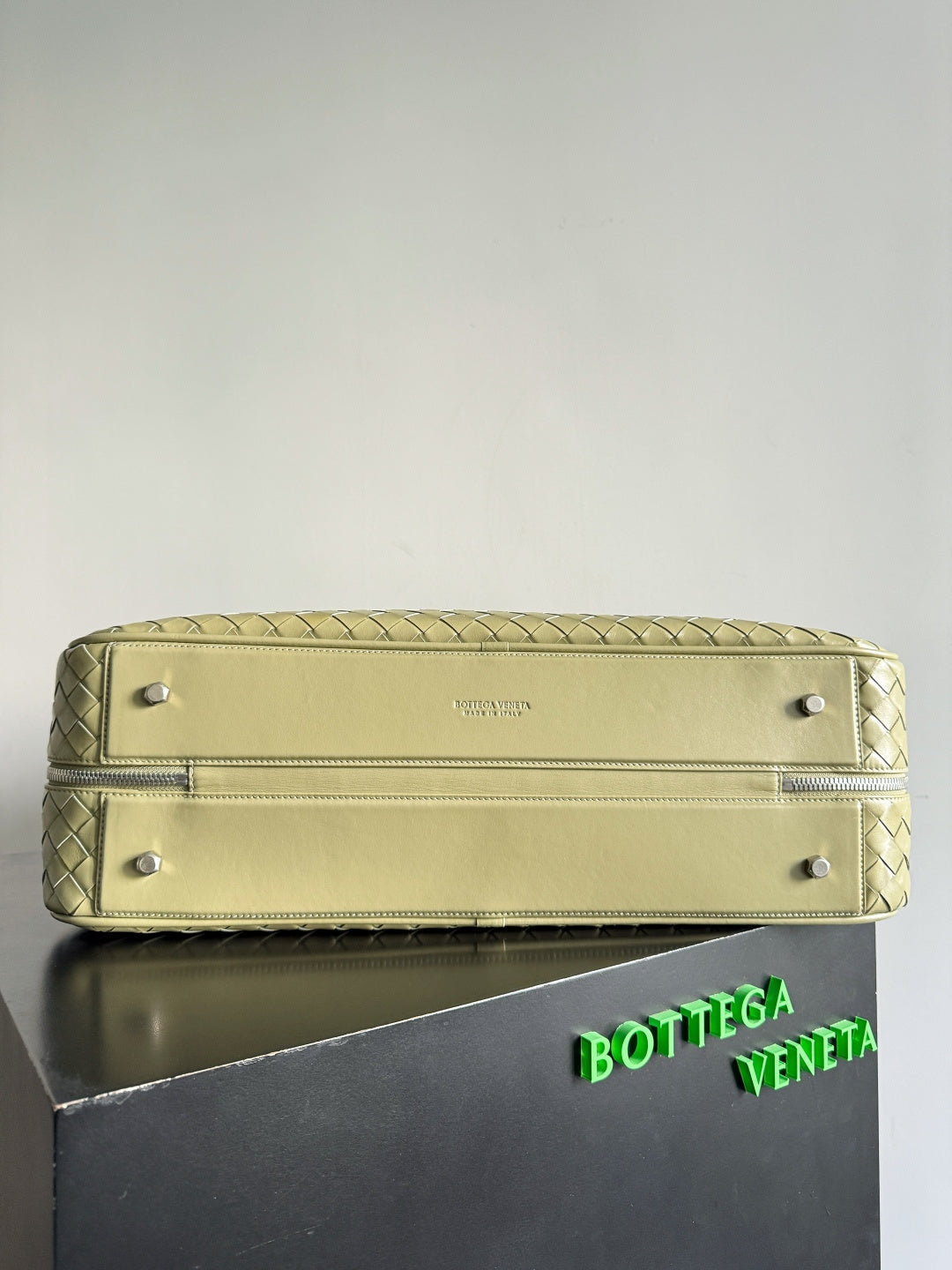 Bottega Veneta 765620 Olive Green Designer Handbag - detail image 4