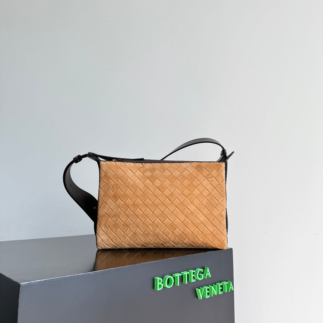 Bottega Veneta 836016 Silver Clutch Bag