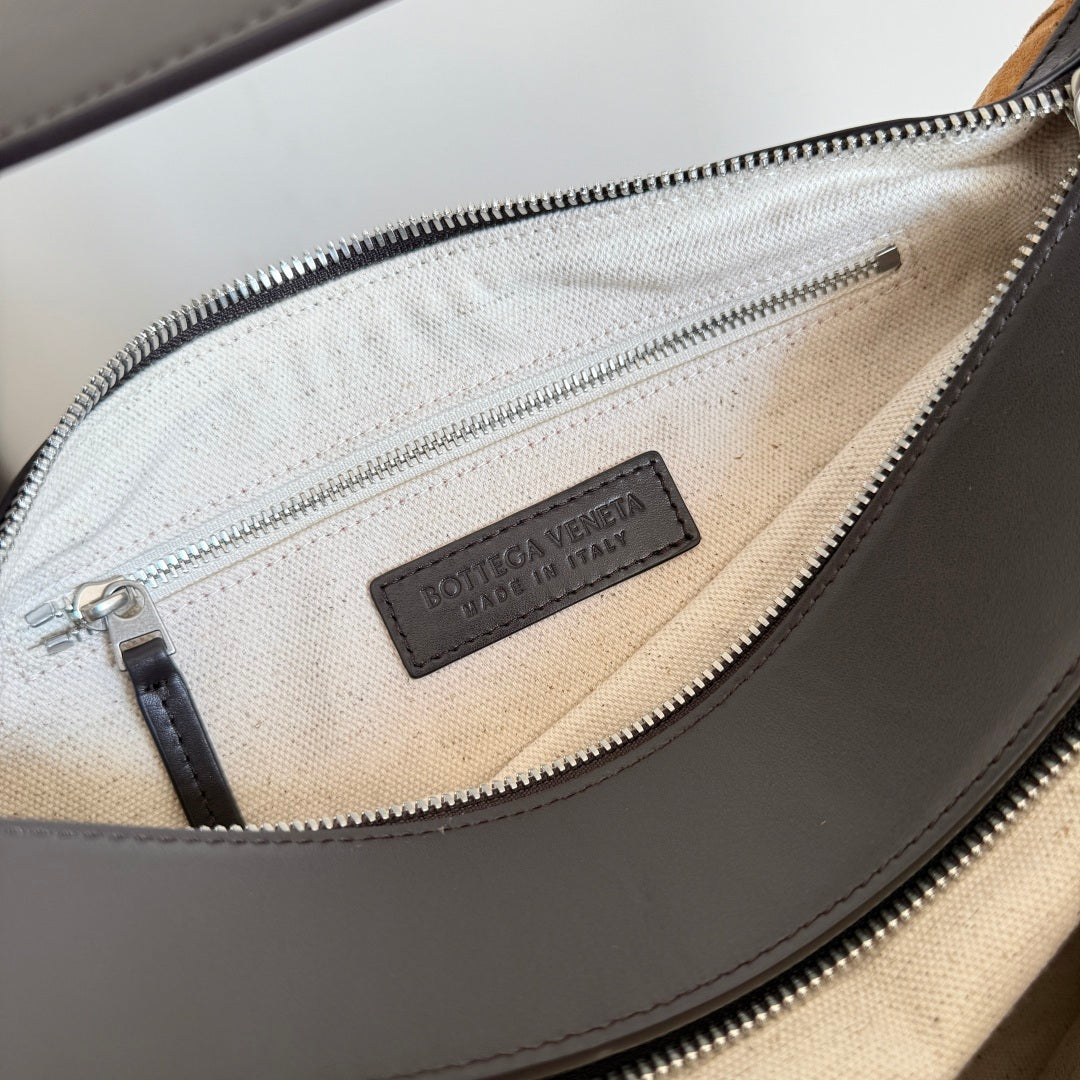 Bottega Veneta 836016 Silver Clutch Bag - detail image 7