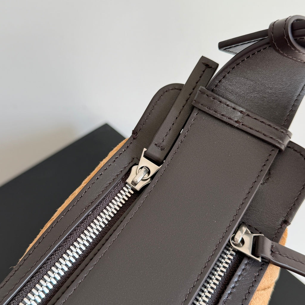 Bottega Veneta 836016 Silver Clutch Bag - detail image 5