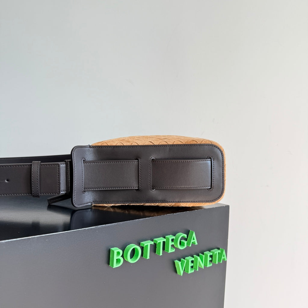 Bottega Veneta 836016 Silver Clutch Bag - detail image 2