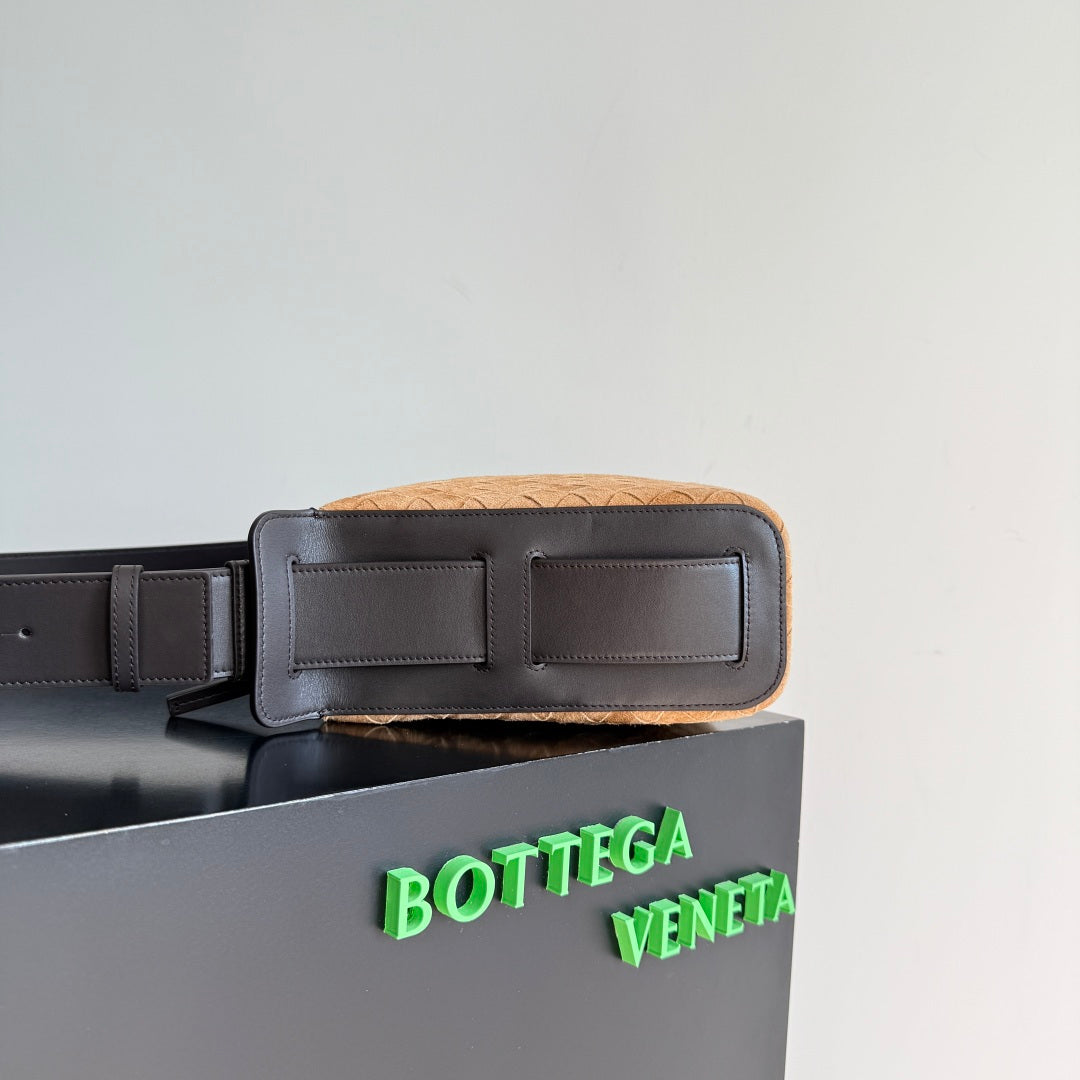 Bottega Veneta 836016 Silver Clutch Bag - detail image 2