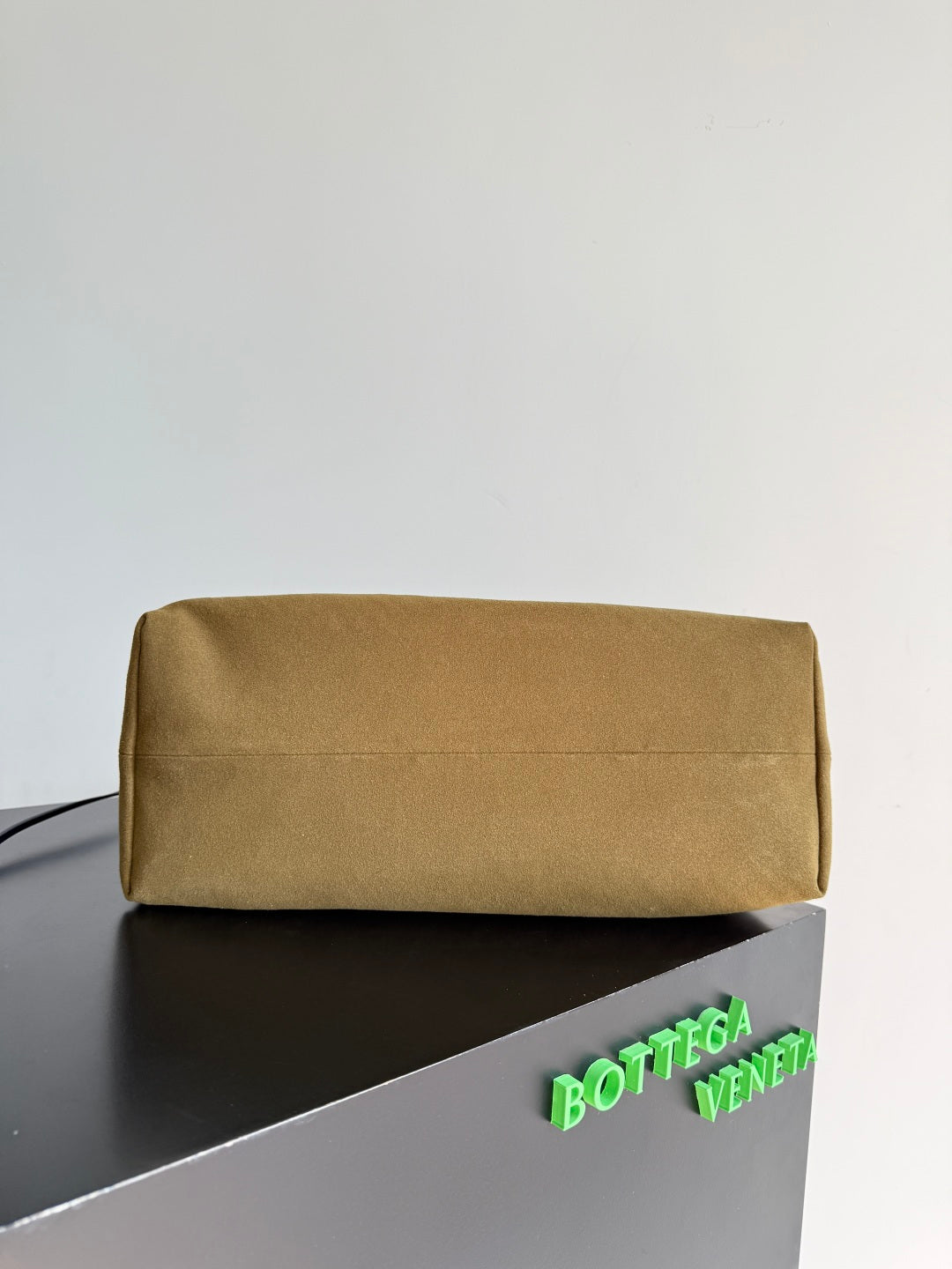 Bottega Veneta 817166 Black Designer Handbag Edition 3 - detail image 4