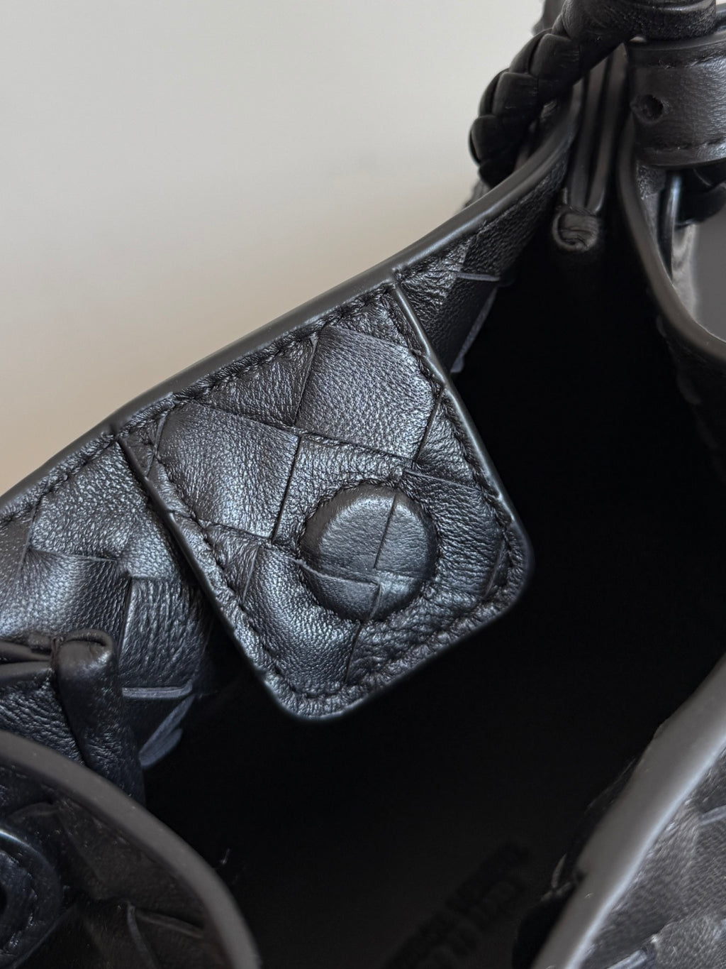 Bottega Veneta 796569 Black Designer Handbag - detail image 7