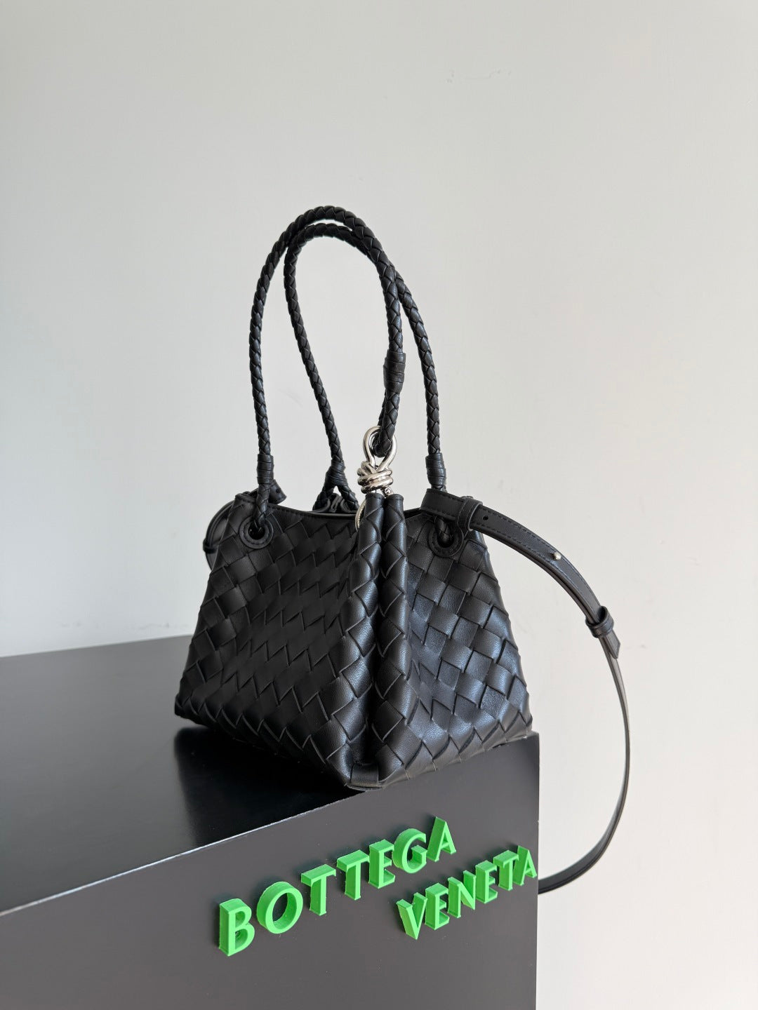 Bottega Veneta 796569 Black Designer Handbag - detail image 2