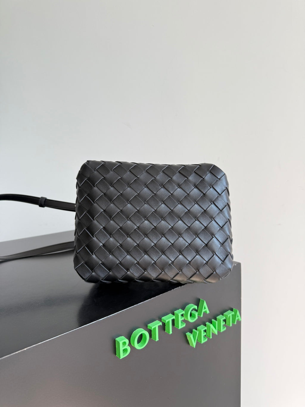 Bottega Veneta 796569 Black Designer Handbag - detail image 4