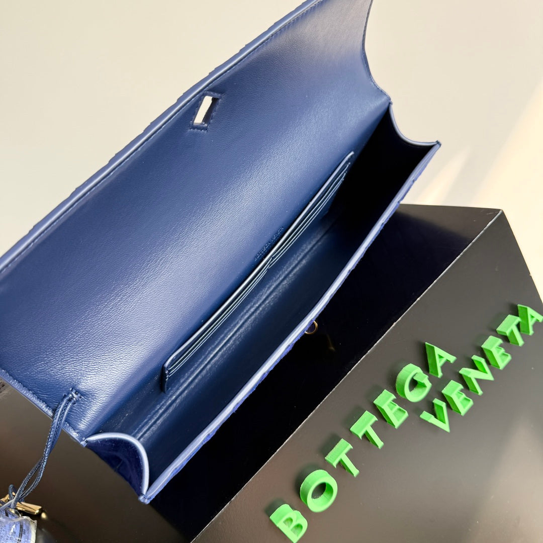 Bottega Veneta 741511 Blue Designer Handbag - detail image 7