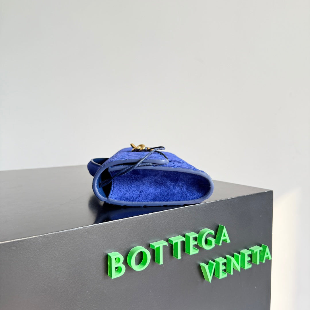 Bottega Veneta 741511 Blue Designer Handbag - detail image 3
