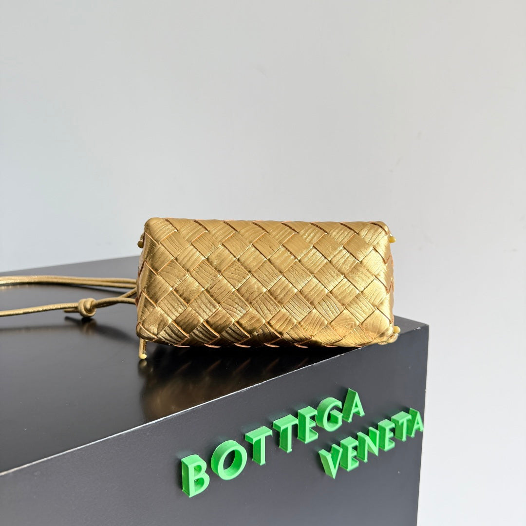 Bottega Veneta 794258 Silver Pouch Bag - detail image 3