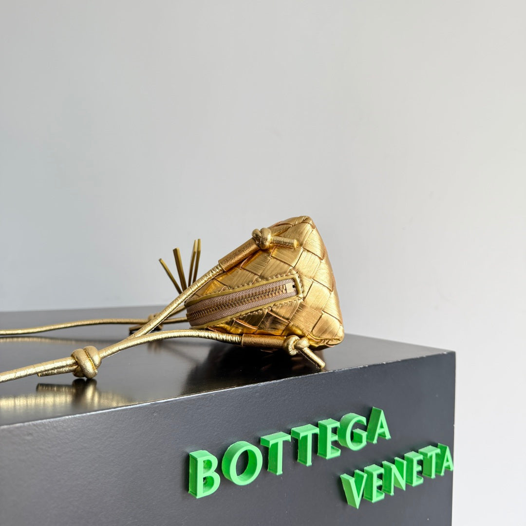 Bottega Veneta 794258 Silver Pouch Bag - detail image 2