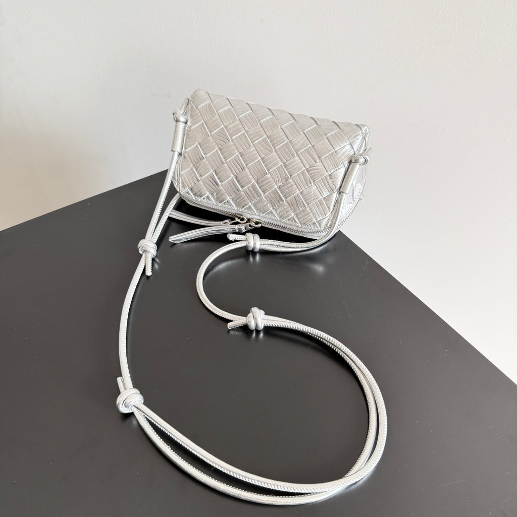 Bottega Veneta 794258 Silver Pouch Bag Edition 2 - detail image 5
