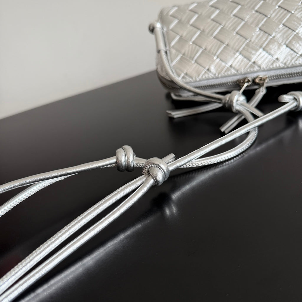 Bottega Veneta 794258 Silver Pouch Bag Edition 2 - detail image 6