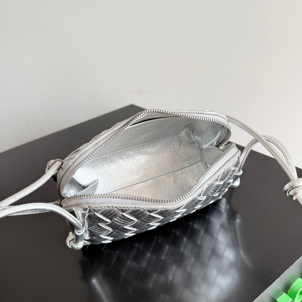 Bottega Veneta 794258 Silver Pouch Bag Edition 2 - detail image 7