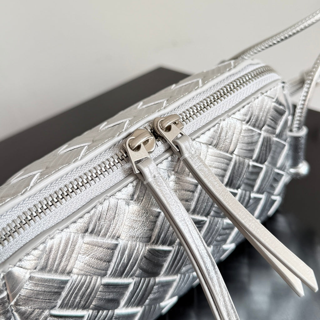 Bottega Veneta 794258 Silver Pouch Bag Edition 2 - detail image 4