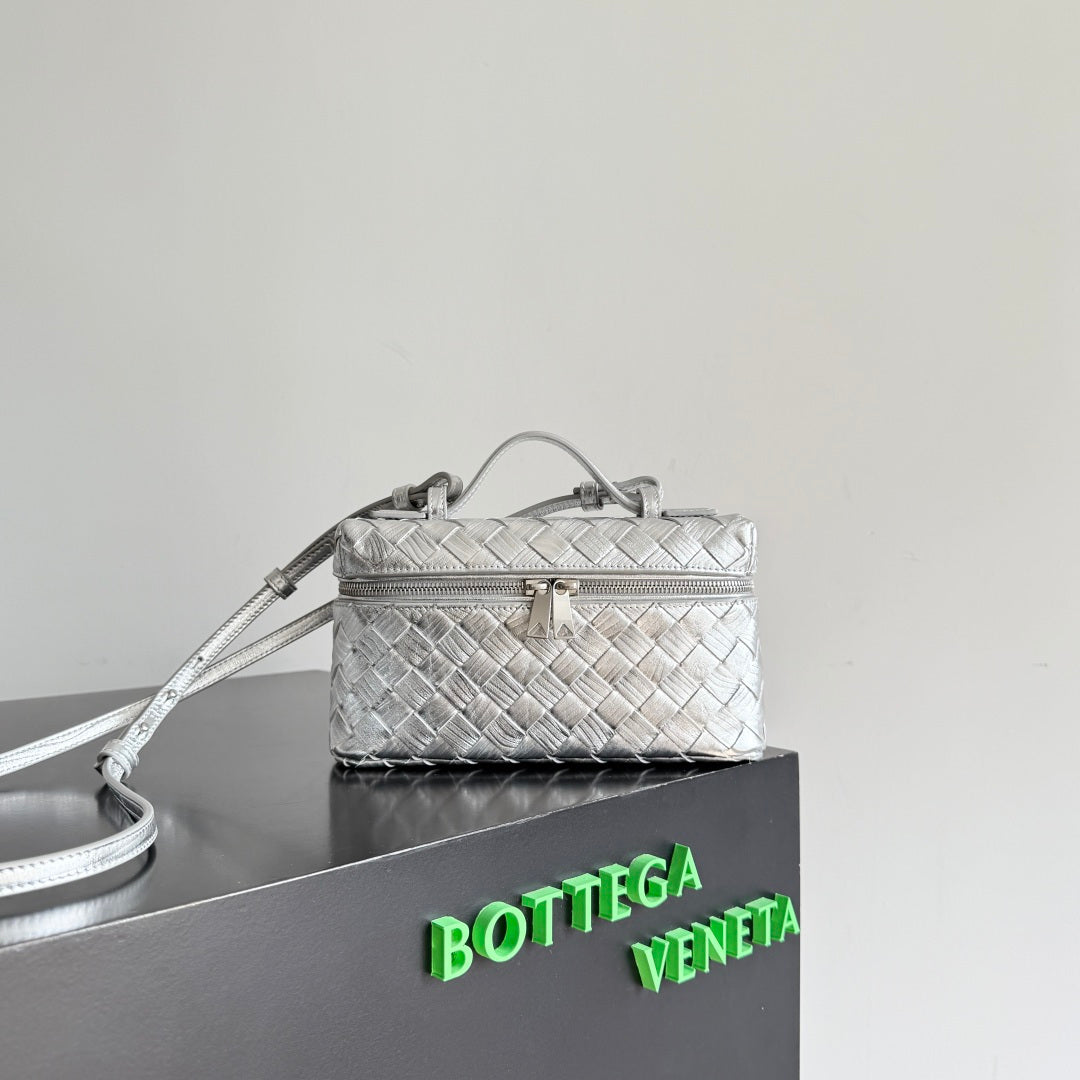 Bottega Veneta 789109 Gray Designer Handbag