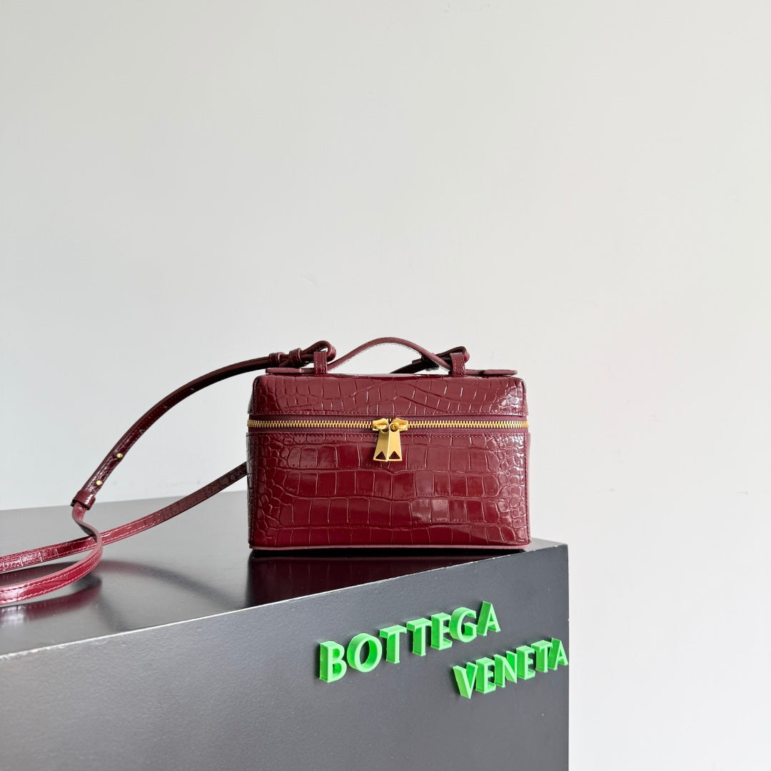 Bottega Veneta 789109 Red Designer Handbag