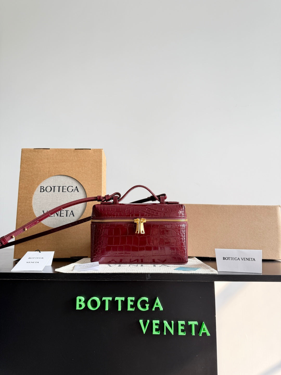 Bottega Veneta Black Designer Handbag Edition 331