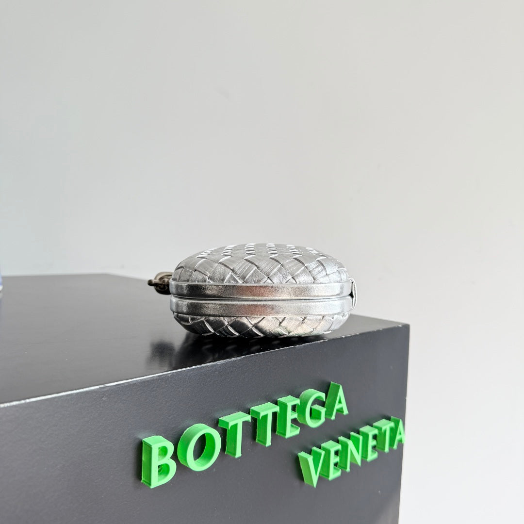 Bottega Veneta 844108 Silver Designer Handbag - detail image 2