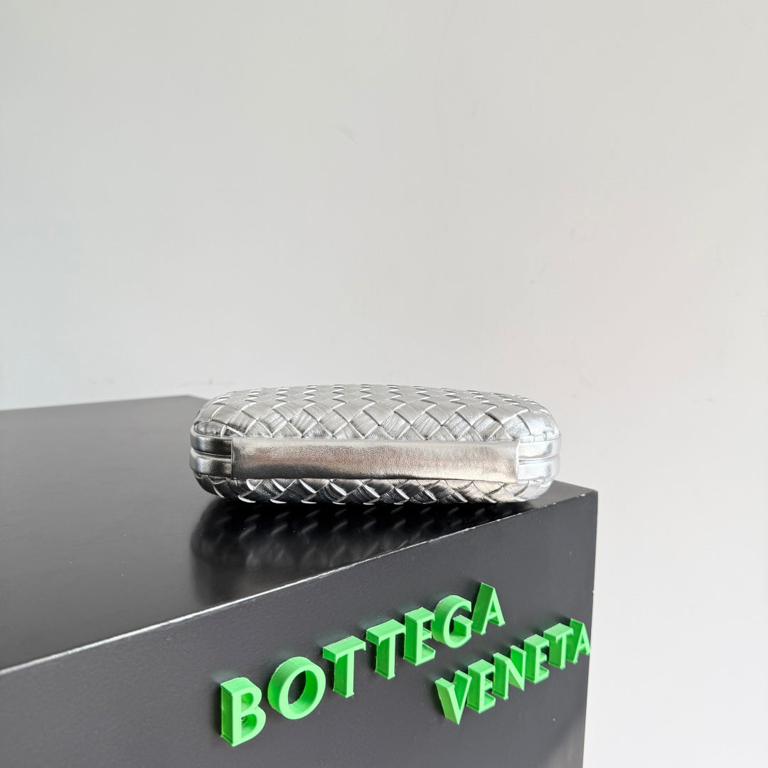 Bottega Veneta 844108 Silver Designer Handbag - detail image 3
