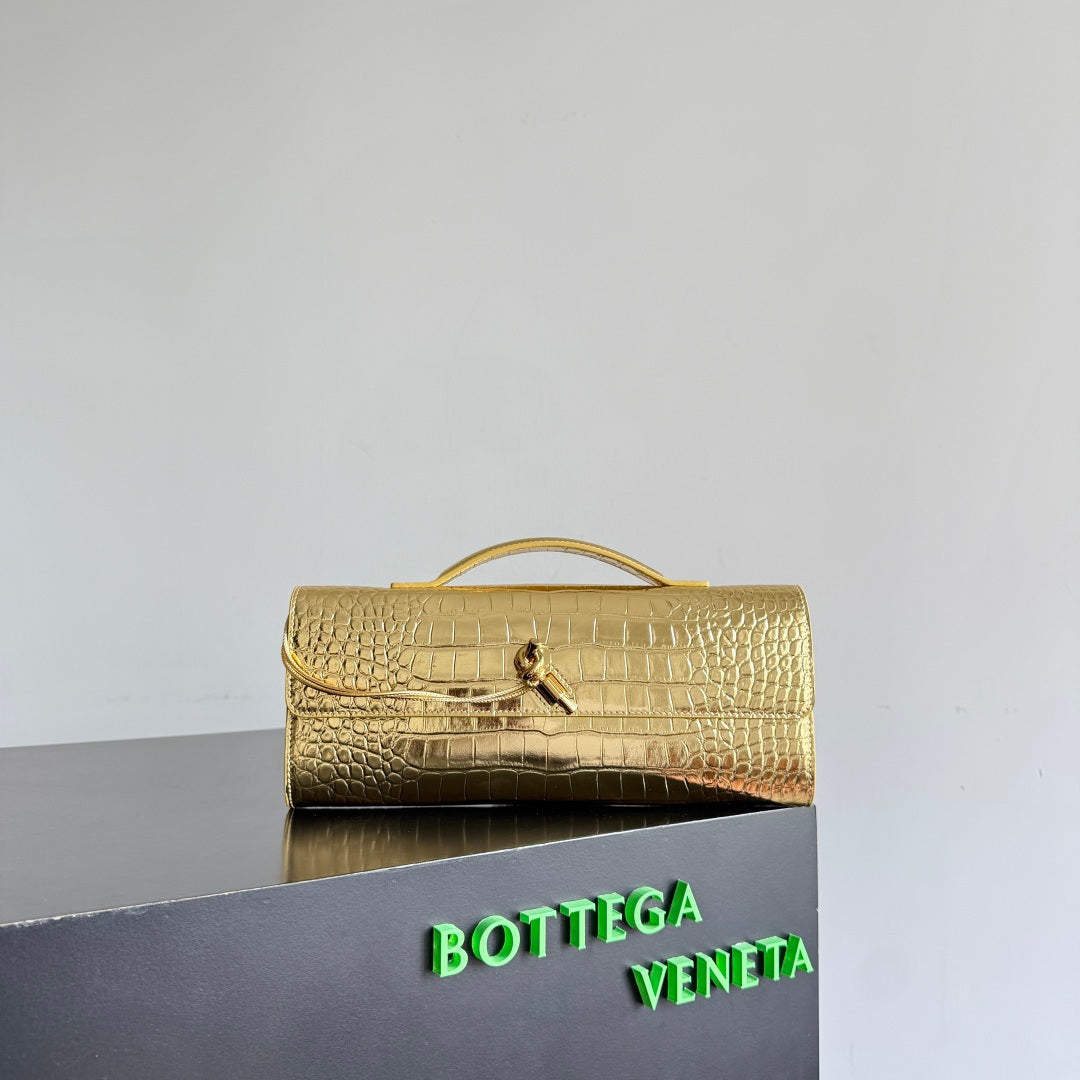 Bottega Veneta 741511 Silver Clutch Bag
