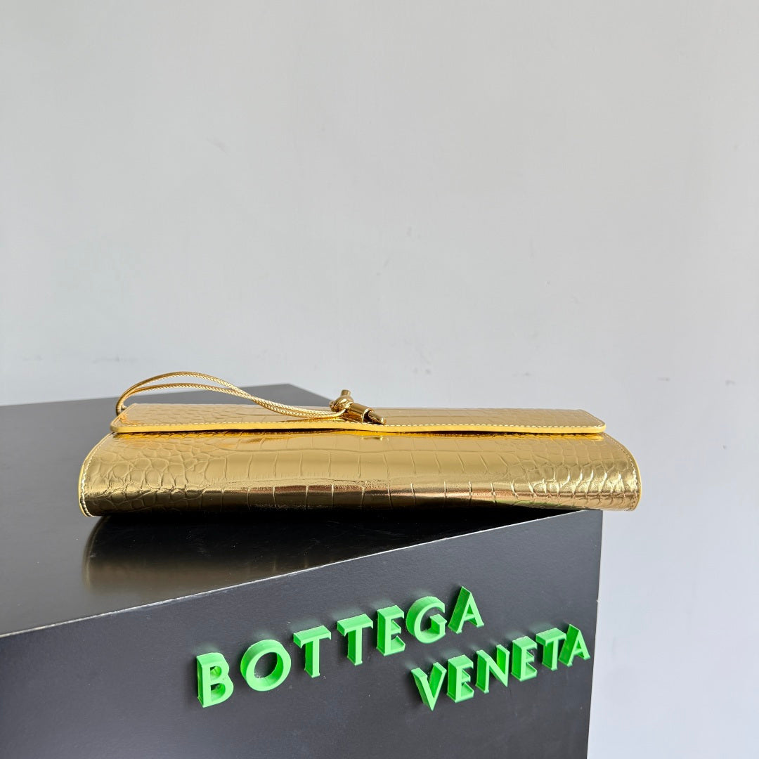 Bottega Veneta 741511 Silver Clutch Bag - detail image 4