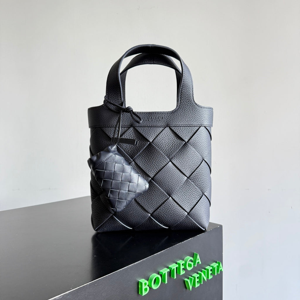 Bottega Veneta Black Designer Wallet Edition 28 - detail image 2