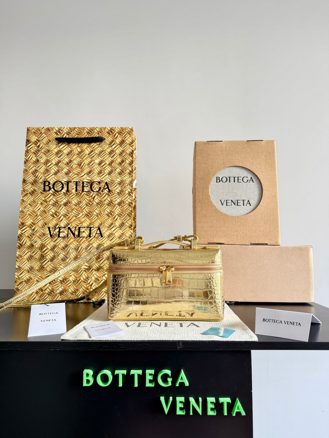 Bottega Veneta Gold Designer Handbag Edition 9