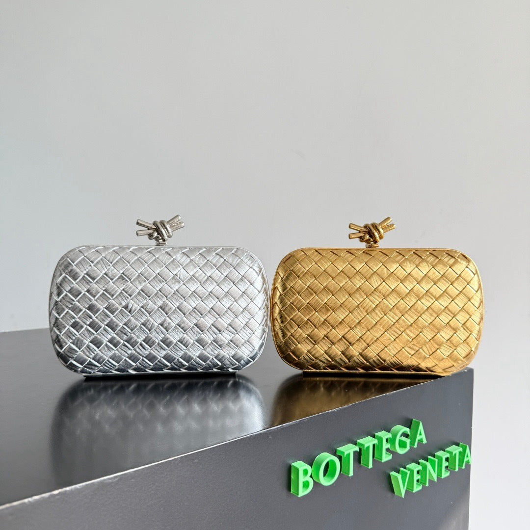 Bottega Veneta Gold Designer Handbag Edition 14 - detail image 3