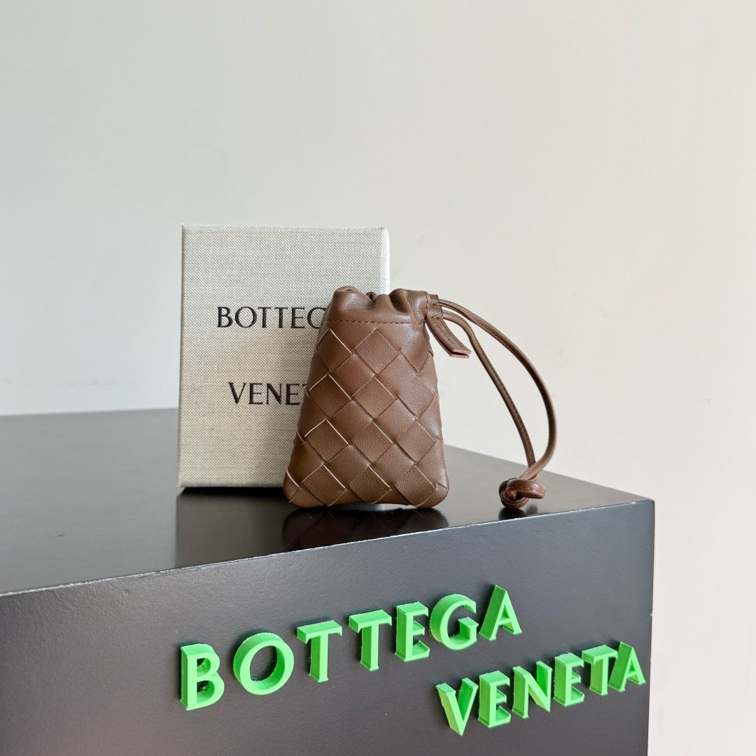 Bottega Veneta Silver Designer Wallet Edition 2
