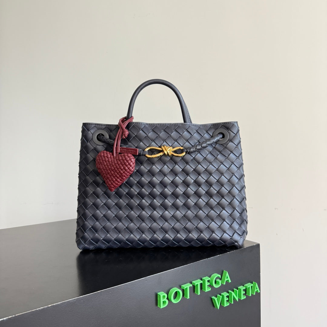 Bottega Veneta Red Designer Handbag Edition 13 - detail image 3