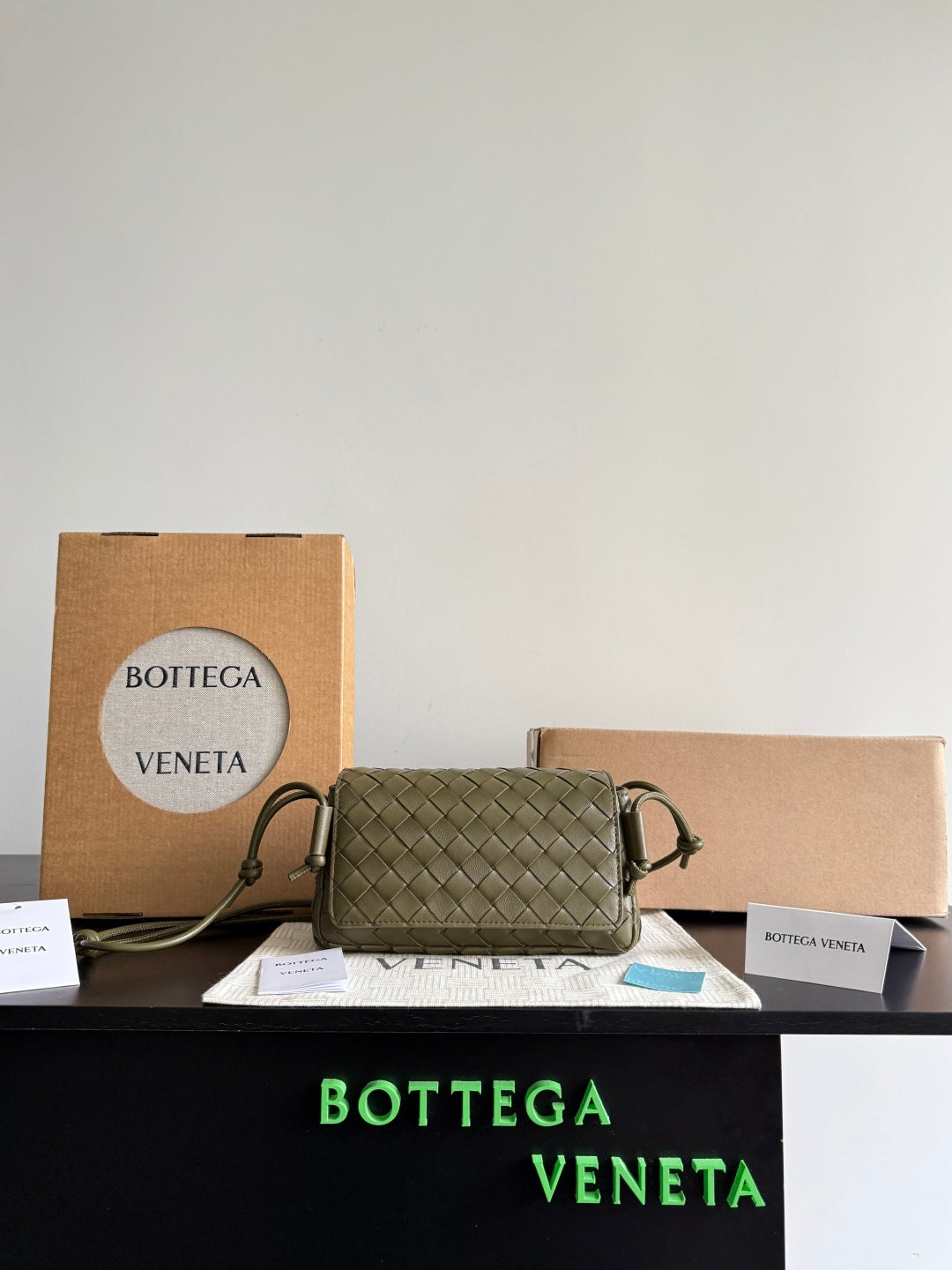 Bottega Veneta Black Designer Handbag Edition 377