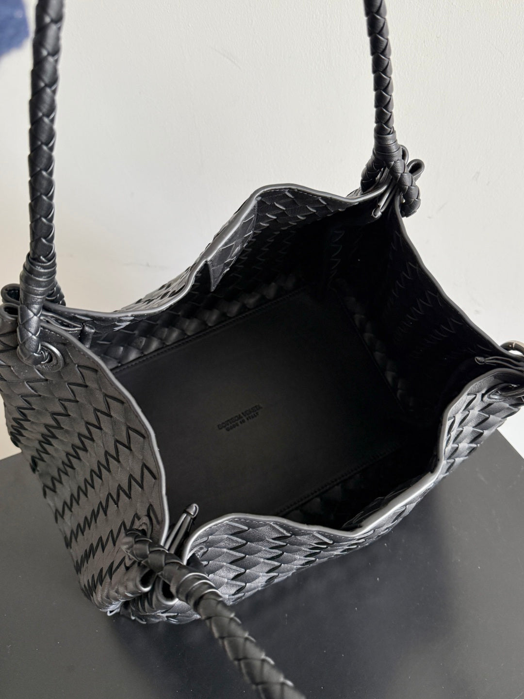 Bottega Veneta 796571 Black Designer Handbag - detail image 9