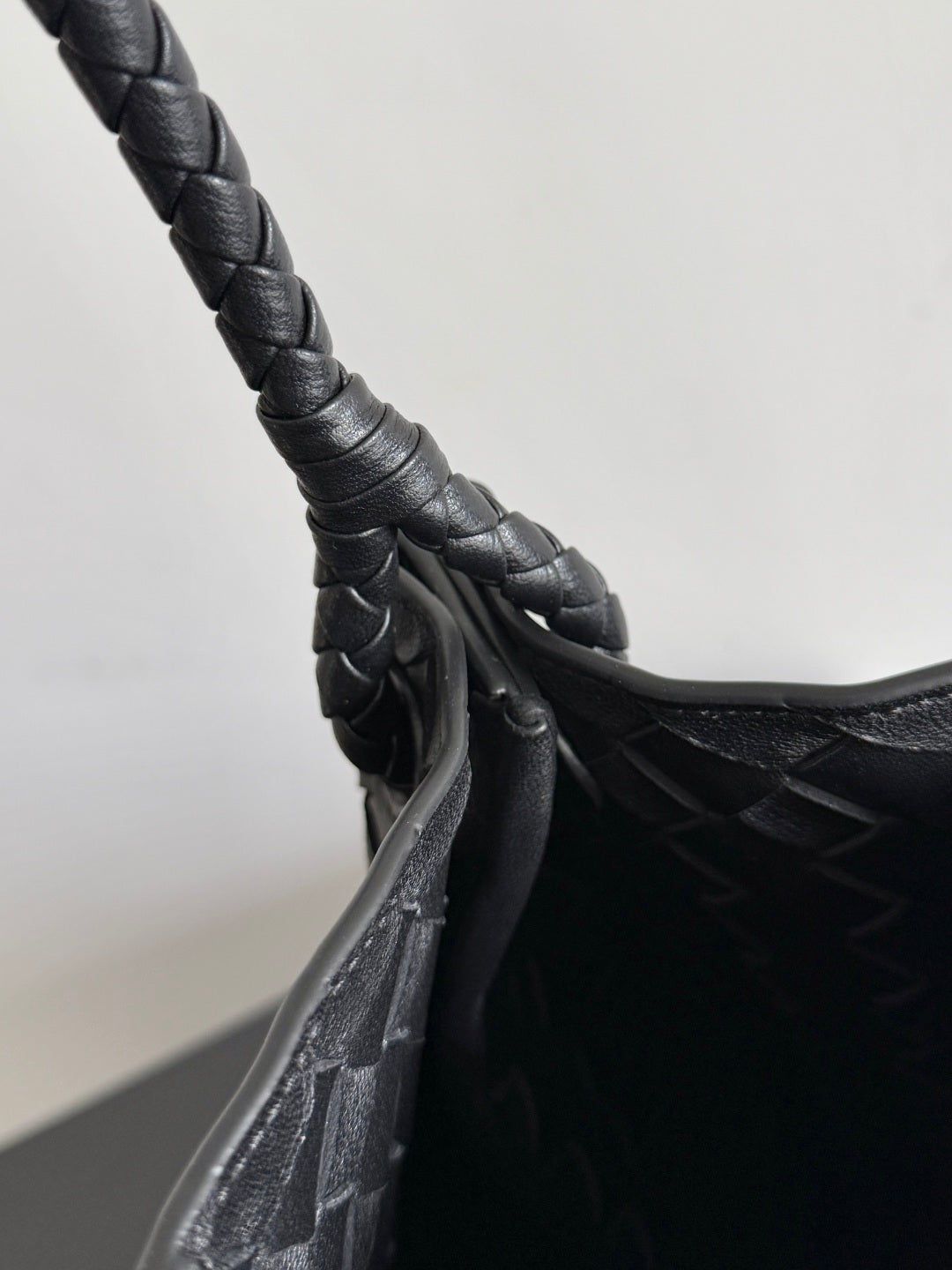 Bottega Veneta 796571 Black Designer Handbag - detail image 7