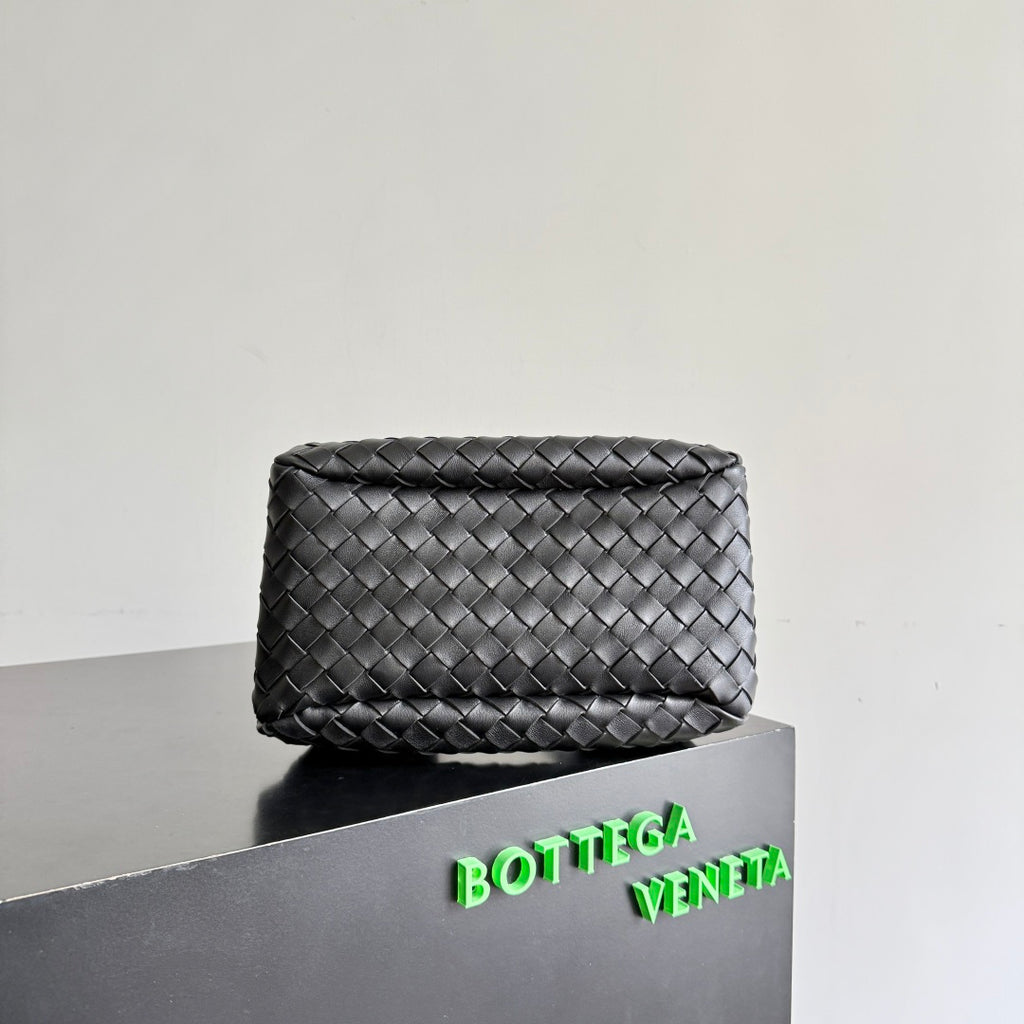 Bottega Veneta 854248 Black Designer Handbag Edition 2 - detail image 4