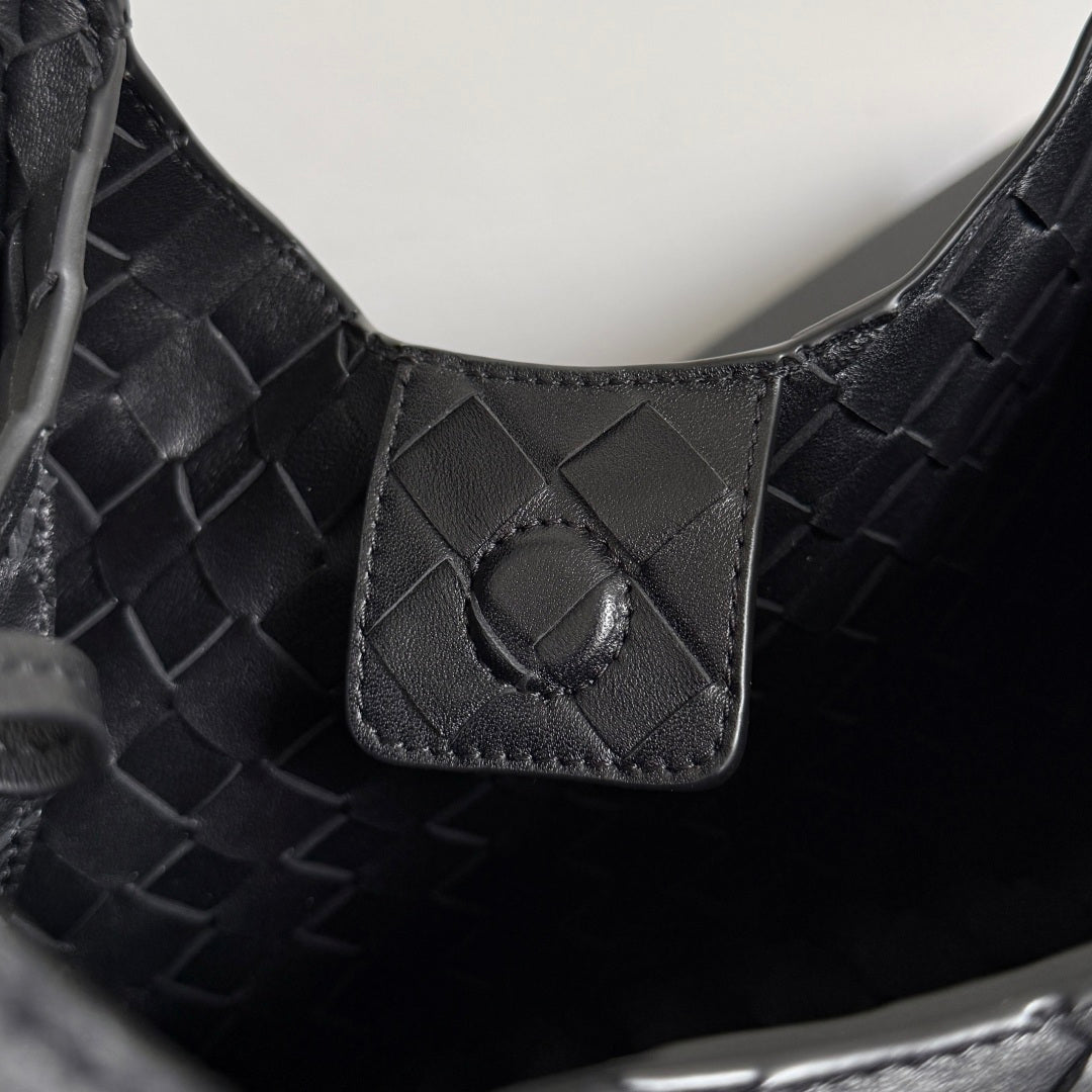 Bottega Veneta 854248 Black Designer Handbag Edition 2 - detail image 6