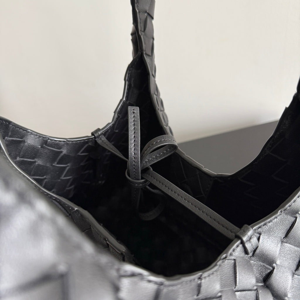 Bottega Veneta 854248 Black Designer Handbag Edition 2 - detail image 5