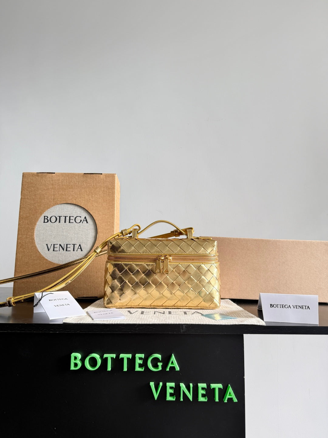 Bottega Veneta Gold Designer Handbag Edition 11