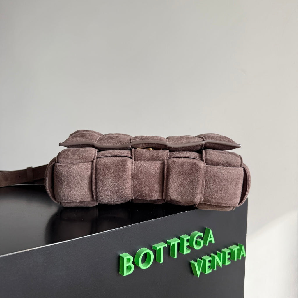 Bottega Veneta 70026-1 Black Designer Handbag Edition 2 - detail image 2