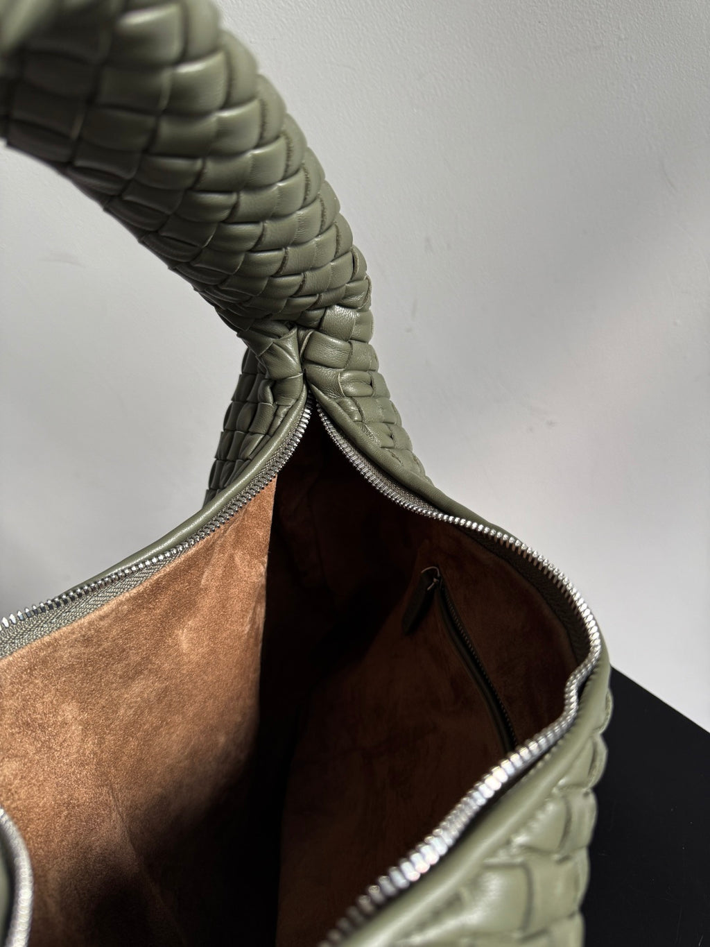 Bottega Veneta 856737 Black Hobo Bag Edition 2 - detail image 8