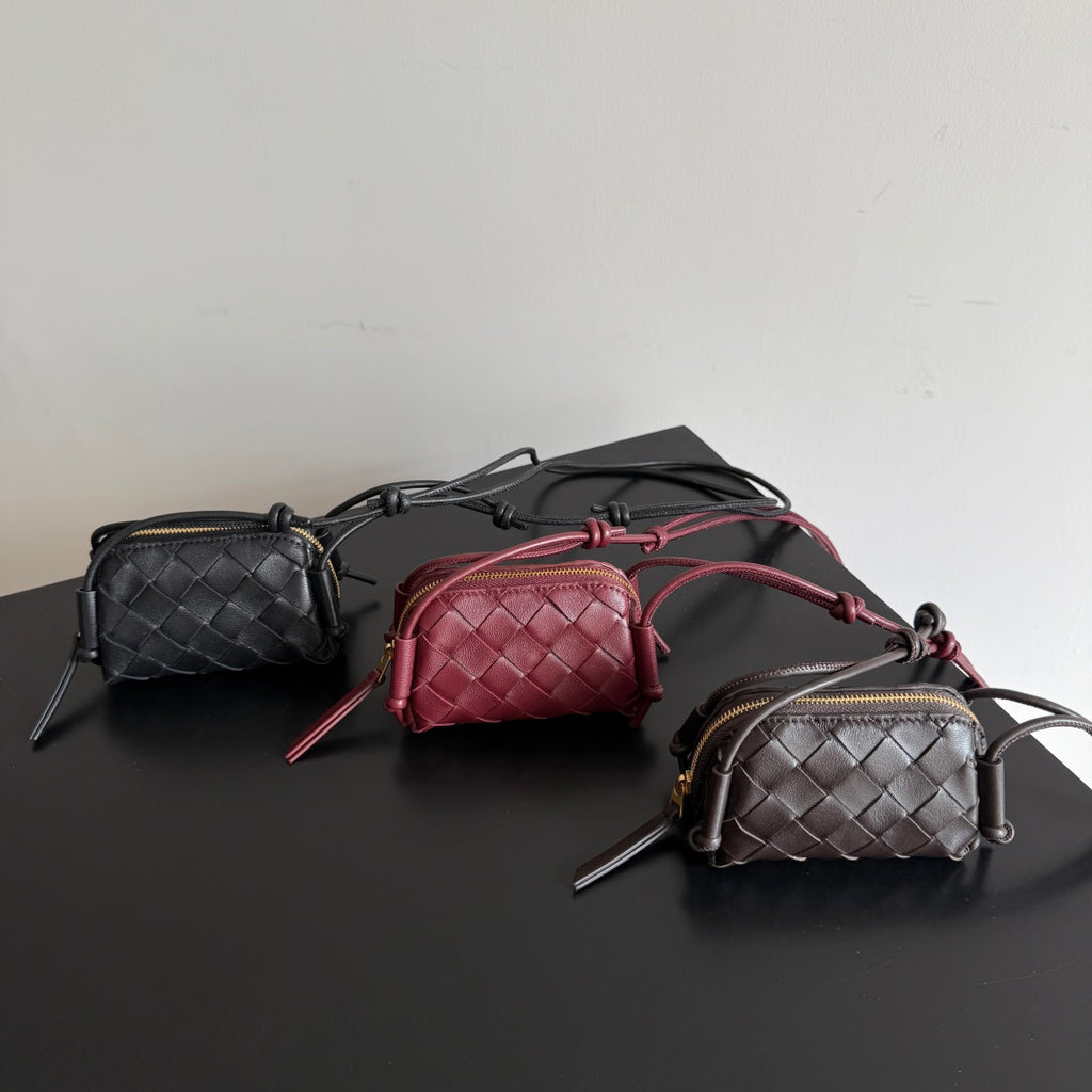 Bottega Veneta Black Designer Handbag Edition 107
