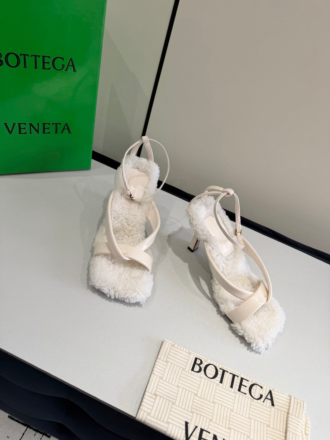 Bottega Veneta Gray Sandals EU 35-40 - detail image 2