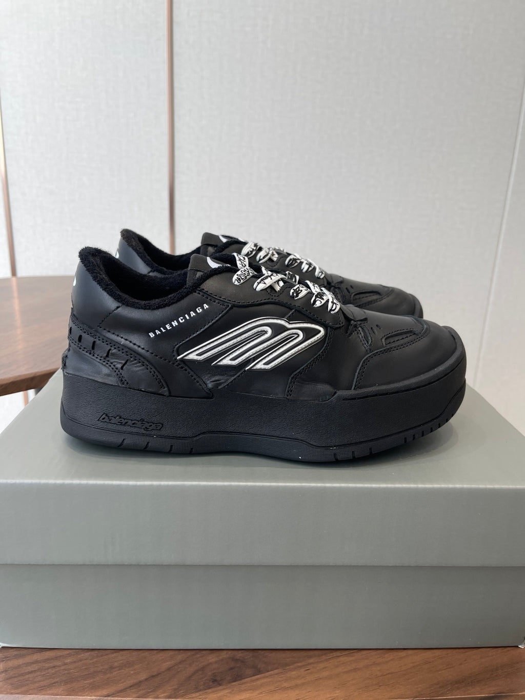 Balenciaga Black & Brown Sneakers EU 35-39 - detail image 2